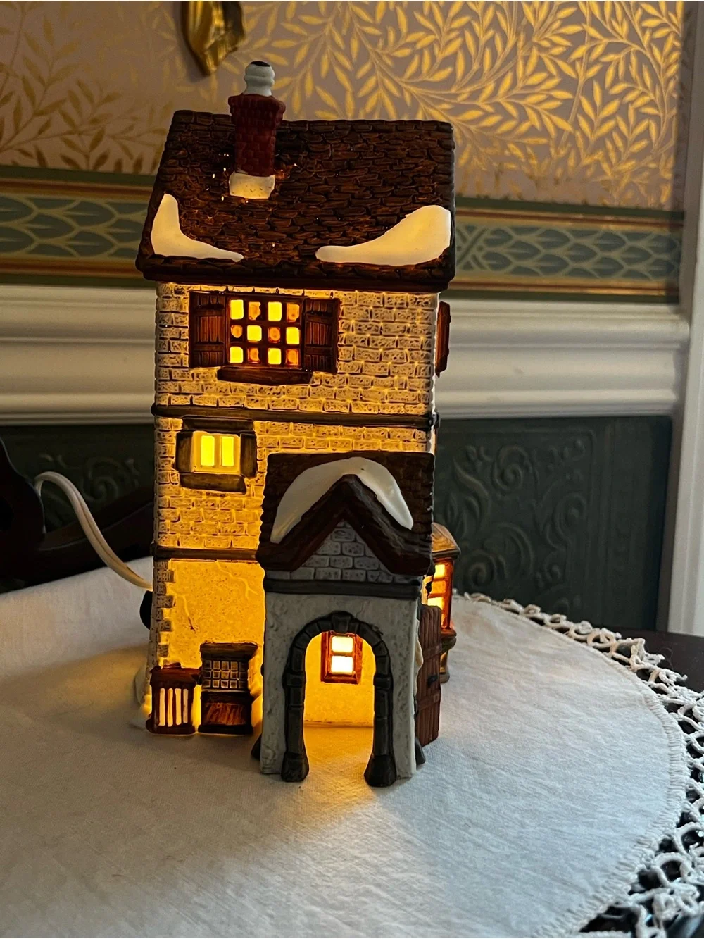 Department 56 Dickens Village “Poulterer” #5926-9 in Box.